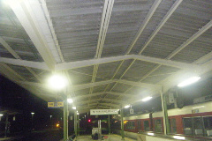 駅天井塗装後